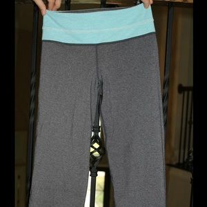 Capri lululemon yoga pants