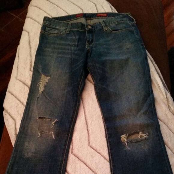 Women's destroyed Jeans - Picture 1 of 2