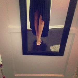 BRANDY MELVILLE HIGH LOW SKIRT