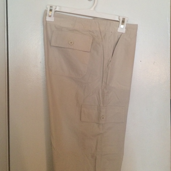Old Navy Beige Bermuda Pants with pockets