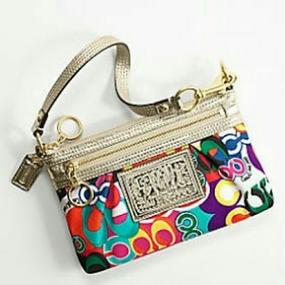 🚫 SOLD 🚫 Extra large coach poppy