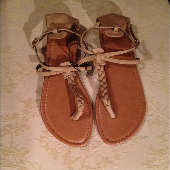 ❌SOLD❌🔹NWOT🔹 Nude Sandals - Picture 3 of 3