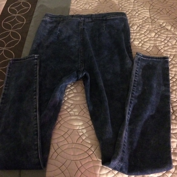 SOLD hollister jeggings - Picture 4 of 4