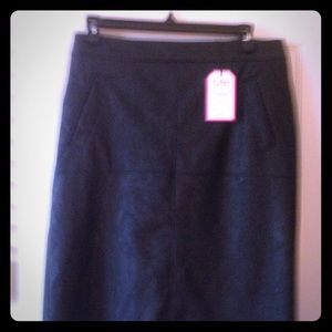 New fleather contemporary skirt.