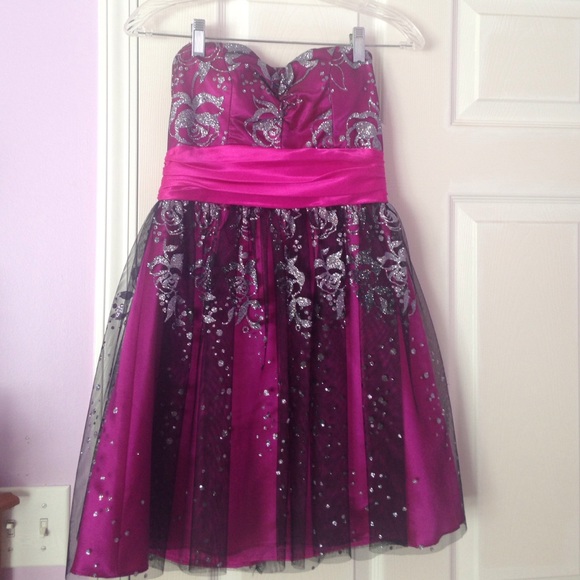 Strapless party dress only worn once!