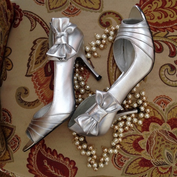 🆕Listing Steve Madden Bow Sandal