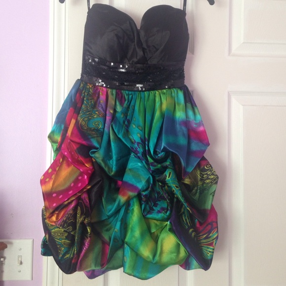 Party dress strapless only worn once!