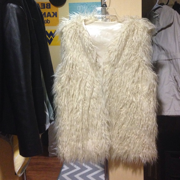 Cream faux fur vest