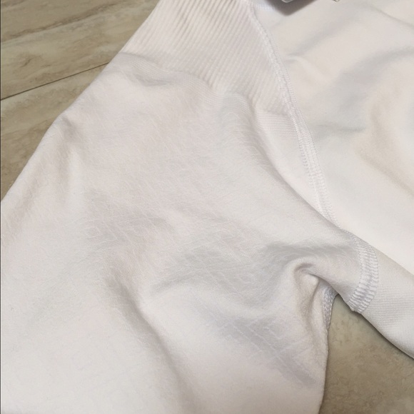 ✨SOLD IN BUNDLE ✨Athleta white tracker hoodie - Picture 3 of 4