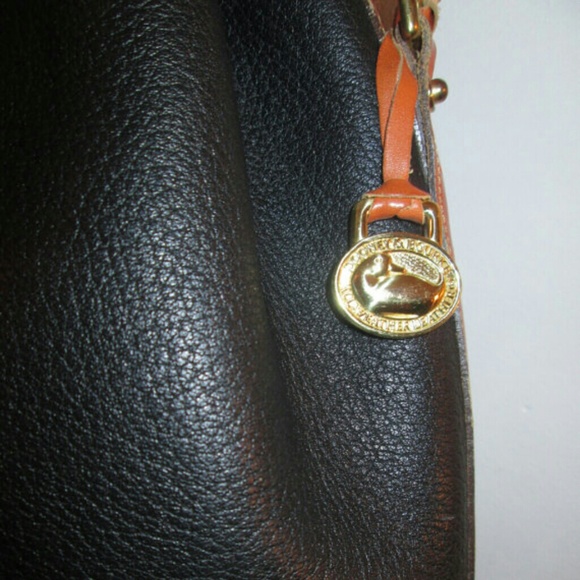 SOLD Vtg Dooney & Bourke Black Tan  Bucket Handbag - Picture 3 of 4