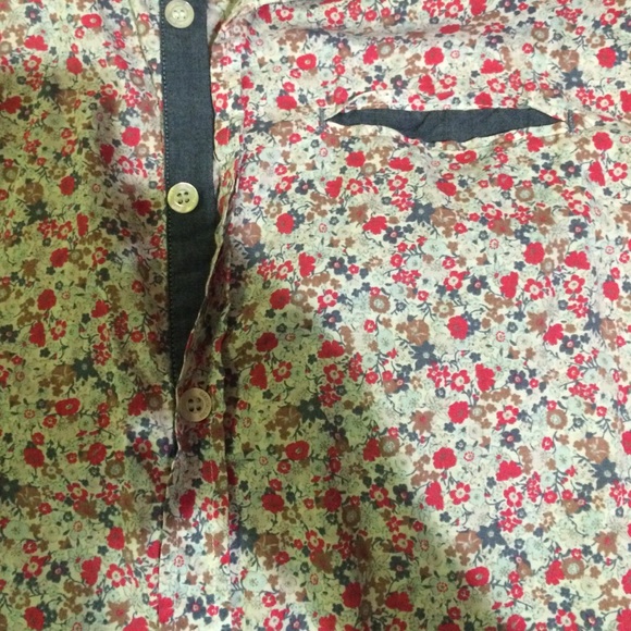 Flower Button up - Picture 3 of 3