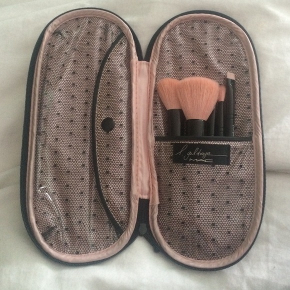 Mac brush kit