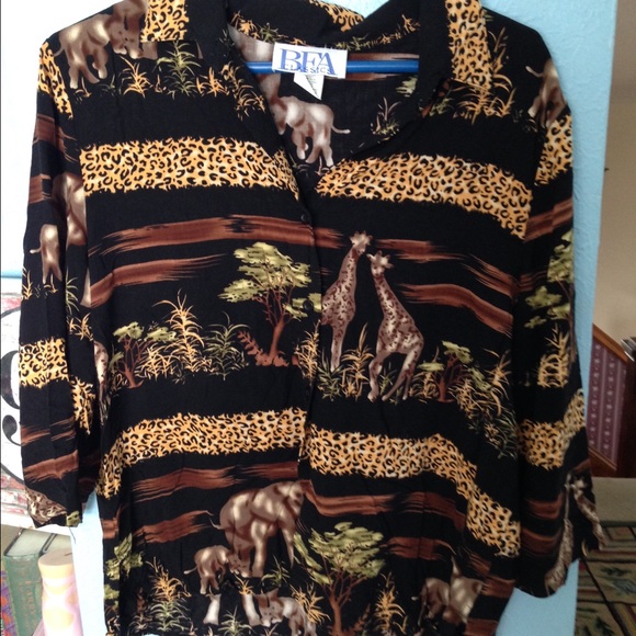 Safari button-up - Picture 1 of 1