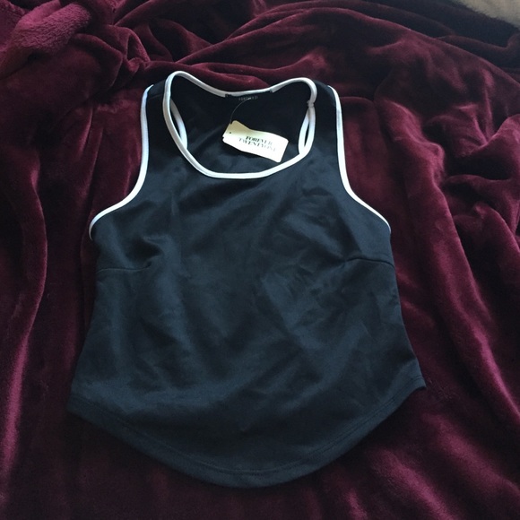 F21 black white crop top