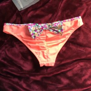 NWOT Coral bathing suit cheekies with bow