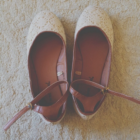 Lace Flats