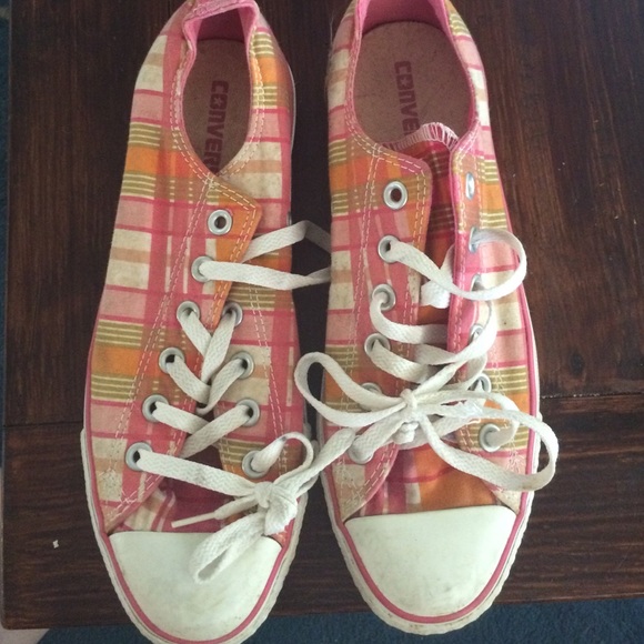 Pink plaid converse