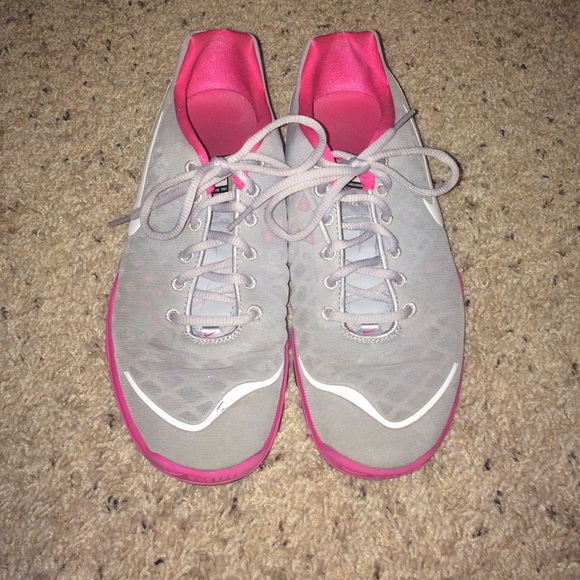 Womens Nike frees