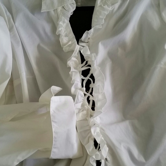 😊 White Ruffles - Picture 2 of 4