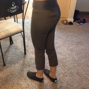 Brownish-gray capris