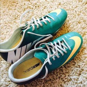 Soccer cleats mercurial