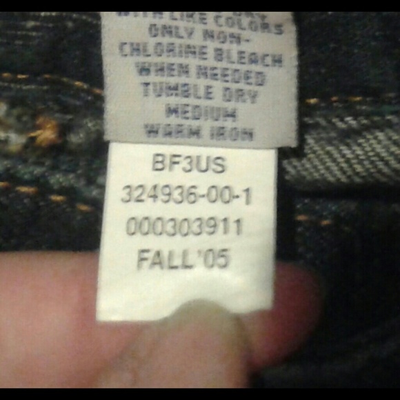 A Pair Of Very Nice Old Navy Brand Blue Jeans - Picture 3 of 3