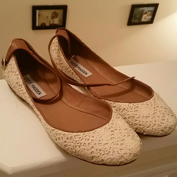 Super cute cream & tan shoe***"Final Price***