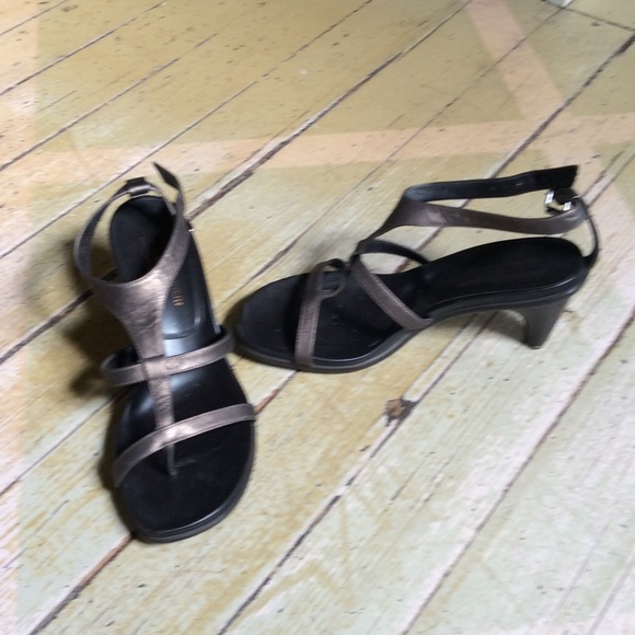 Donald Pliner heels
