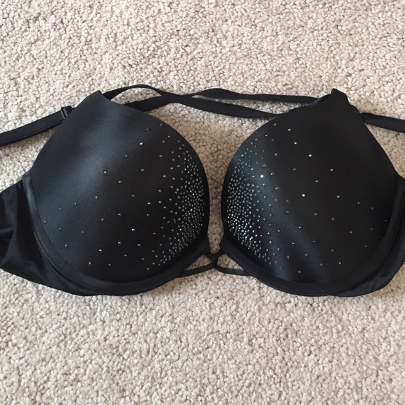 34B VS bombshell bra!