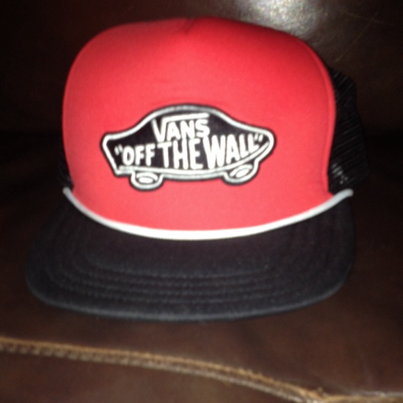 Vans off the wall hat