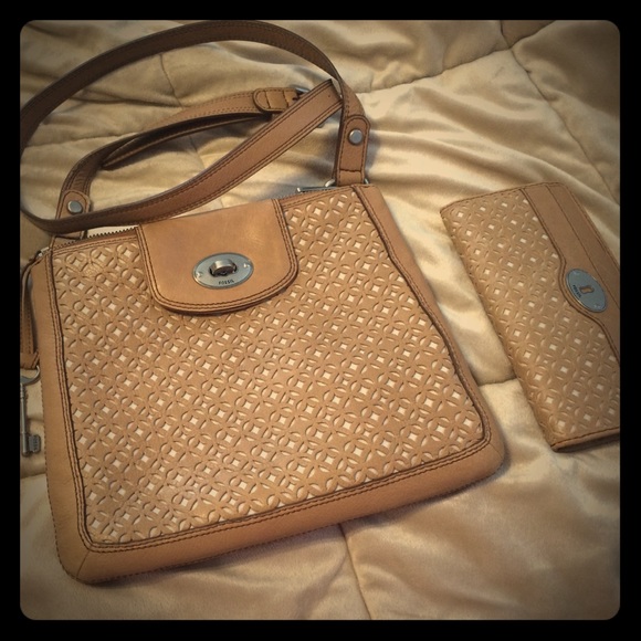 FOSSIL cross body bag with matching wallet