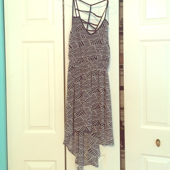 Double Zero Dresses & Skirts - 🎉HOST PICK🎉 High lo dress. Navy blue and white