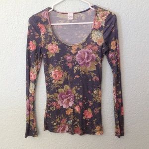 Long Sleeve floral scoop neck shirt