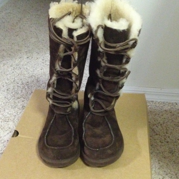 UGG Boots - Picture 2 of 3