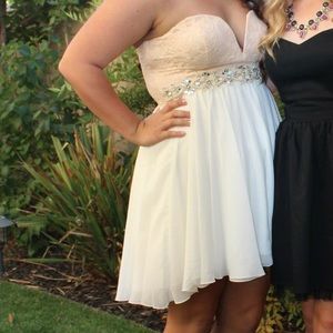 White/Light pink dress. Size 13