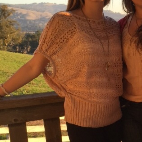 Short sleeve - Picture 1 of 2