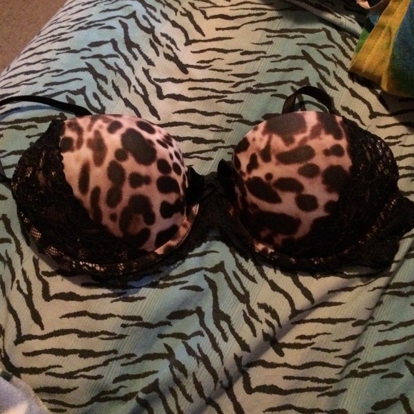 Cheetah print black lace bra! 34 B