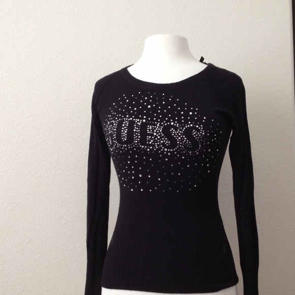 Beautiful sweater, from guess black.