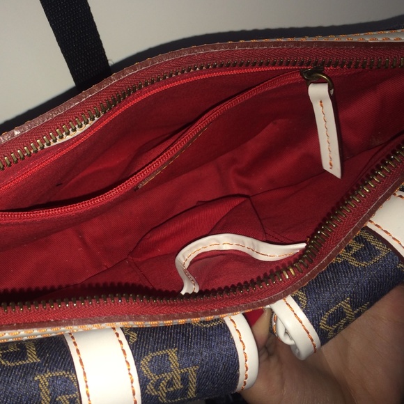 Dooney & Bourke shoulder bag. EUC