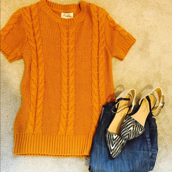 Sweater/shirt orange mustard color