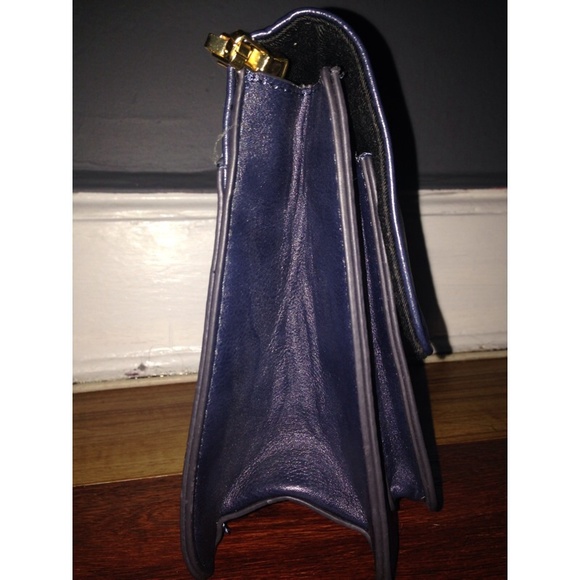 Clutch - Picture 2 of 3