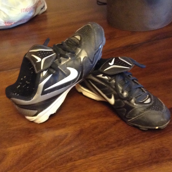 Boy Nike Baseball Cleats Sz 2 Youth