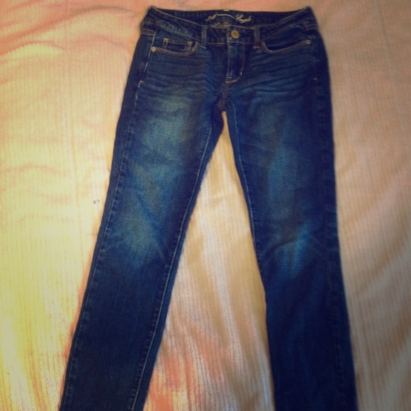 Medium wash skinny jeans
