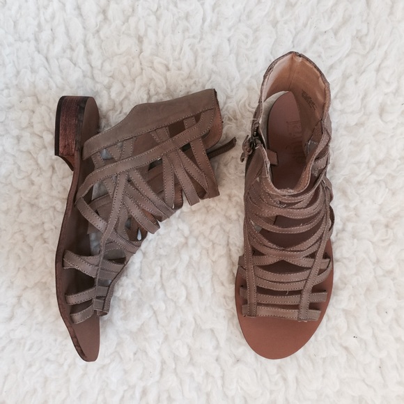 Anthropologie Shoes - 🔱️SOLD 🔱Anthropologie Ramen Strappy Sandal