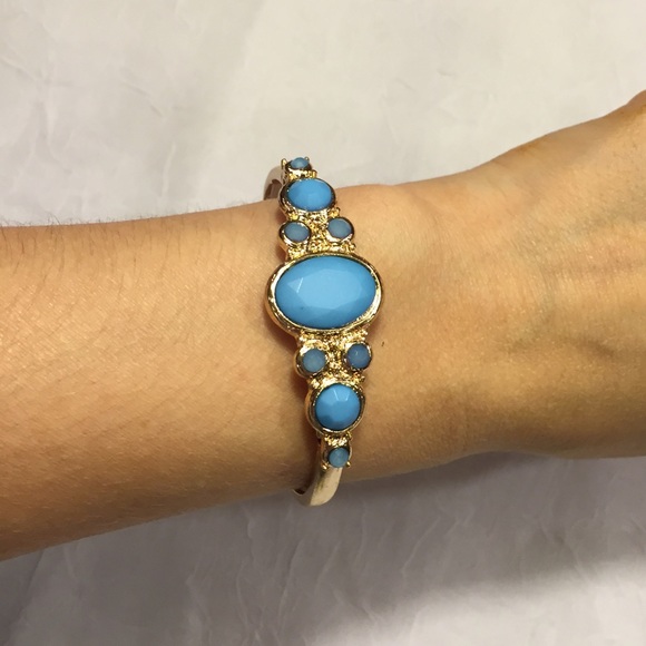 🚫SOLD🚫blue & gold bracelet-$5 when bundled - Picture 3 of 4