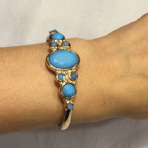 🚫SOLD🚫blue & gold bracelet-$5 when bundled - Picture 4 of 4