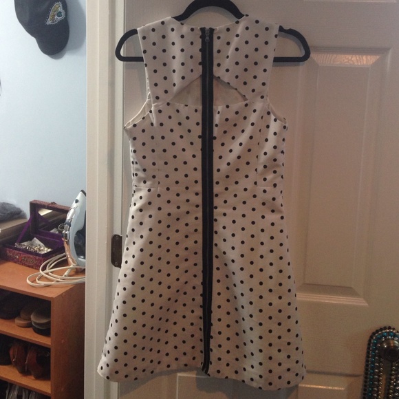 🚫SOLD 🚫Express A-line polka dot zip back dress - Picture 2 of 3