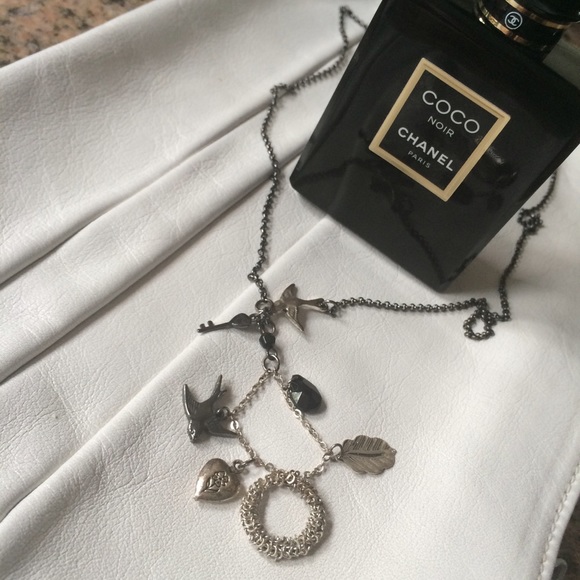 Urban Outfitters Bird charms necklace