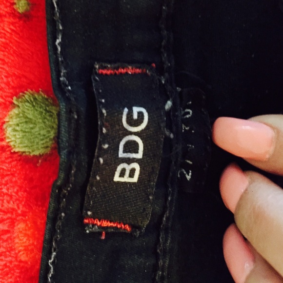 BDG cigarette jeans 27