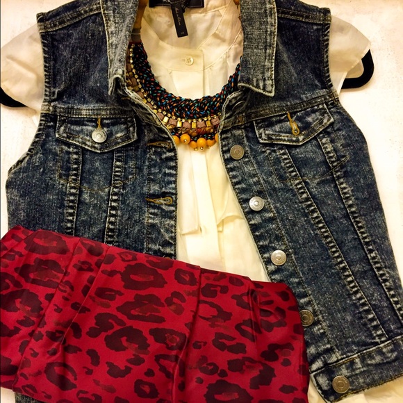 BNWT Red Leo Clutch EXPRESS